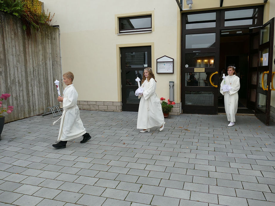 Feier der 1. Heiligen Kommunion in Sankt Crescentius (Foto: Karl-Franz Thiede)